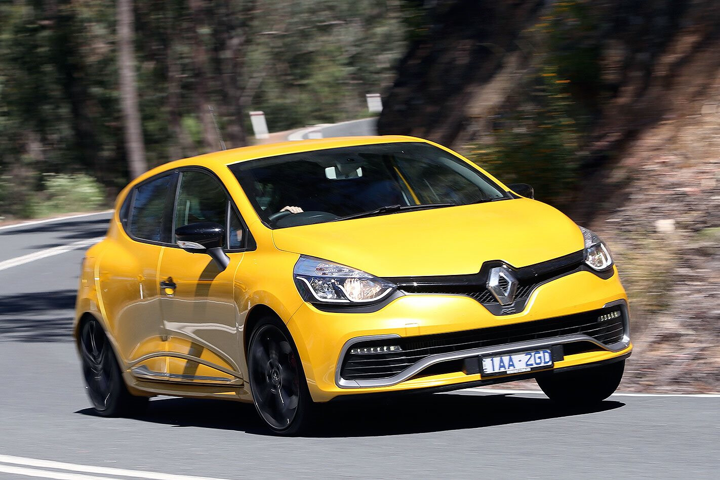 renault clio rs review price features