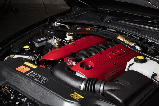 HSV-GTS-Coupe-engine.jpg