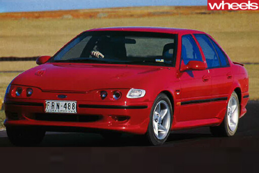 1994-Falcon -Xr 6-front -driving