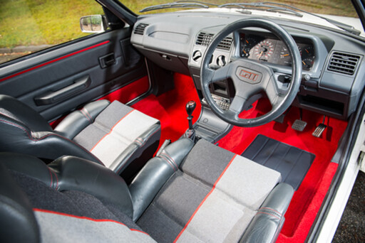 Peugeot 205 GTi interior