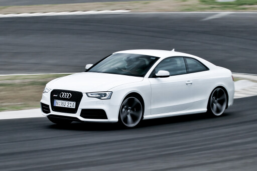2012-Audi-RS5-front.jpg