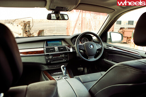 2011-BMW-X3-interior
