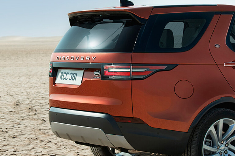 Land Rover Discovery 5 Paris Motor Show