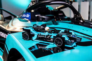 Jaguar Formula E and i-Pace eTROPHY racers Lego Speed Champions series