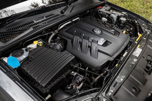 Volkswagen Amarok V6 engine.jpg