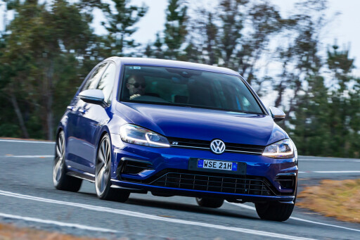 2017-Volkswagen-Golf-R-manual.jpg
