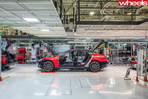 Tesla -Model -3-doors -open