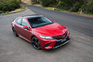 2018 Toyota Camry pricing and features