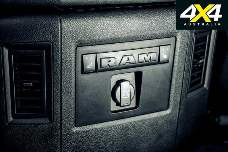 Ram 1500 Laramie V 6 Ecodiesel Rear Air Cond Vent Jpg