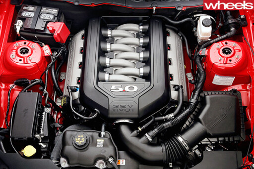 Red -Ford -Mustang -engine