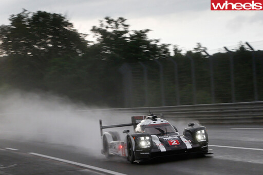 Porsche -racing -Le -Mans -car