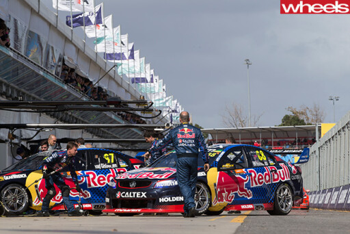 Holden -Commodore -V8-Supercars -parked