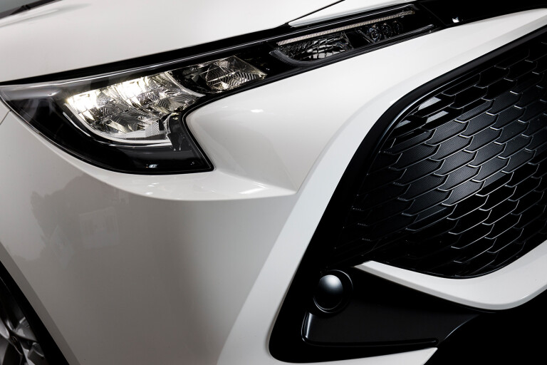 Hatch Comparo Toyota Headlight Jpg