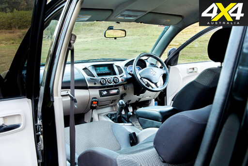 Mitsubishi Triton ML Custom interior