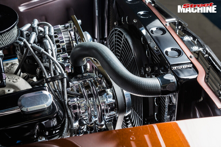 Ford -falcon -engine -detail -2