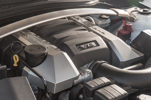Chevrolet -camaro -small -block -v 8-engine