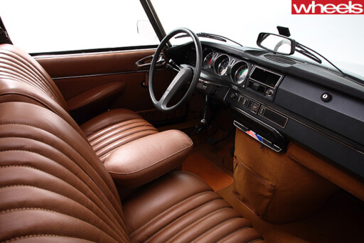 1955-Citroen -DS-interior