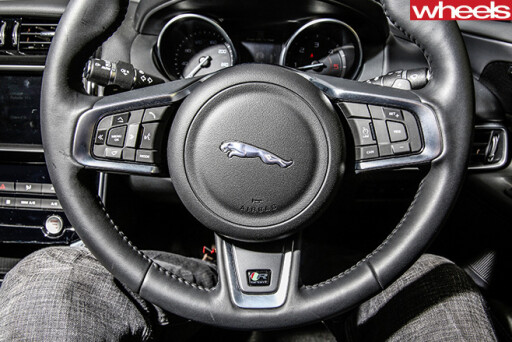 Jaguar -XE-steering -wheel