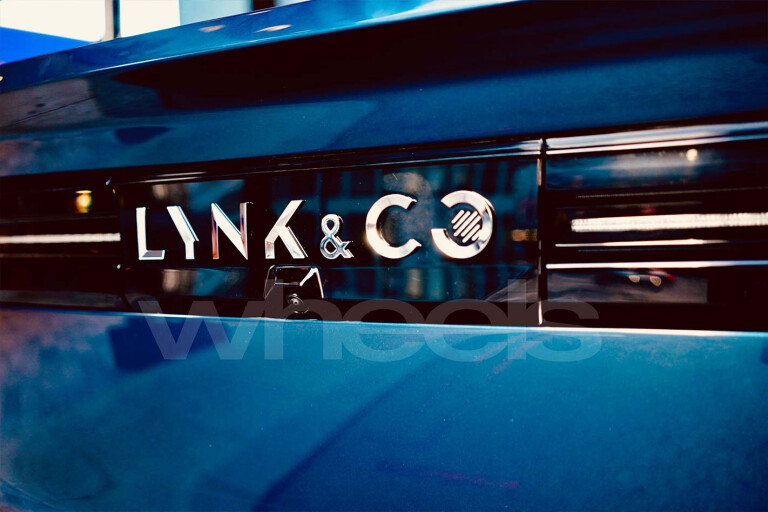Lynk & Co badge