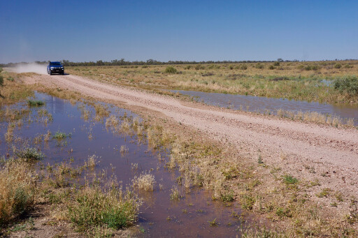 Dirt roads Darling River NSW.jpg