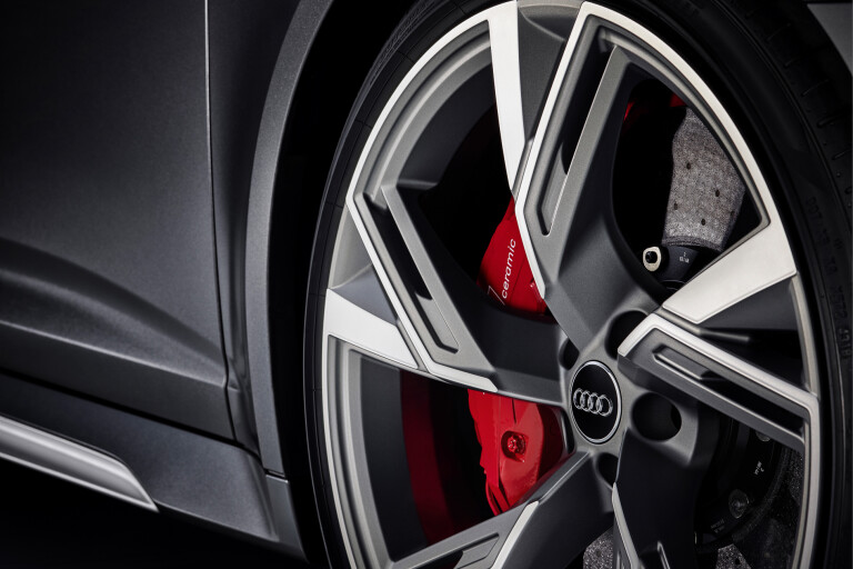 2020 Audi RS 6 Avant brakes