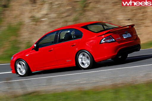 2009-Ford -Falcon -XR6-driving