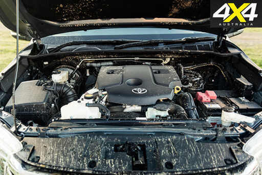 Toyota hilux sr5 engine