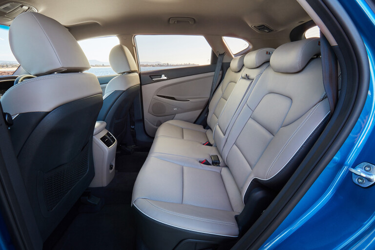 Hyundai Tucson CRDi Elite back seats
