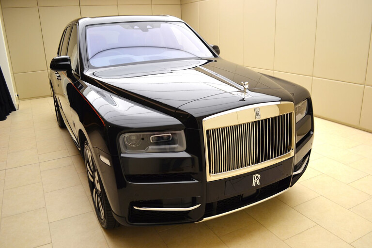 Rolls Royce Cullinan Pinstripe Jpg