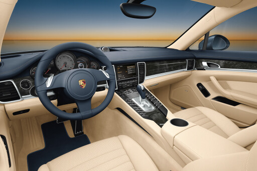 2010 Porsche Panamera Turbo interior