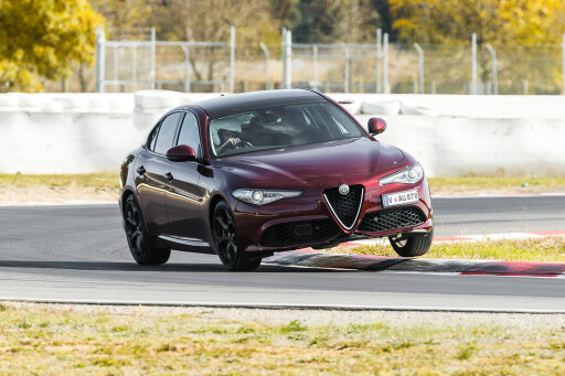 2017 Alfa Romeo Giulia Veloce steering