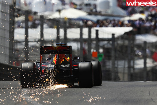 Daniel -Ricciardo -red -bull -driving -dear
