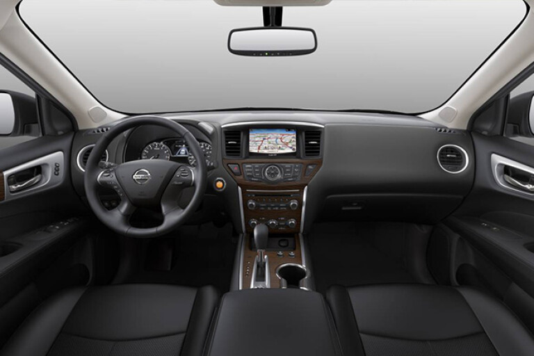 2017 Nissan Pathfinder interior