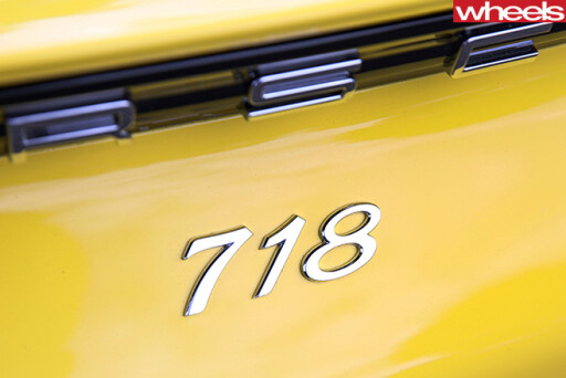 Porsche -718-badge