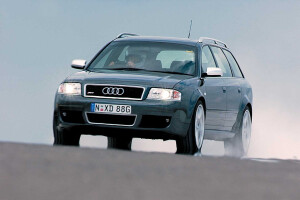 Performance Car of the Year 2004 3rd place Audi RS6 Avant