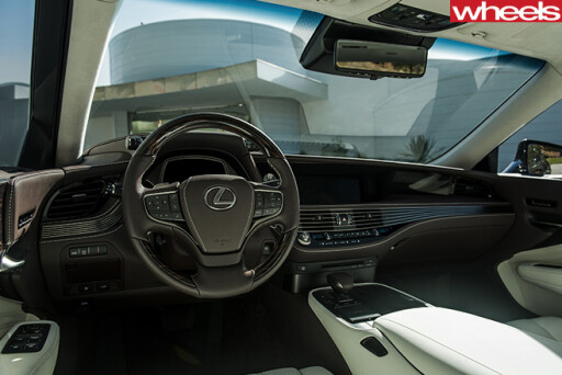 2018-Lexus -LS-500-interior