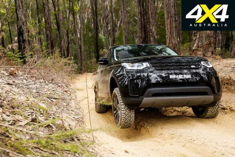 2019 Land Rover Discovery SD4 off-road drive
