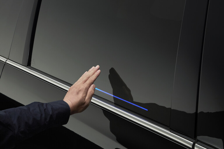 Honda Odyssey gesture control doors