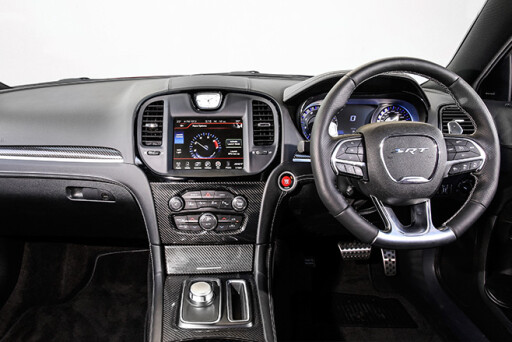 Chrysler -SRT-8-dash