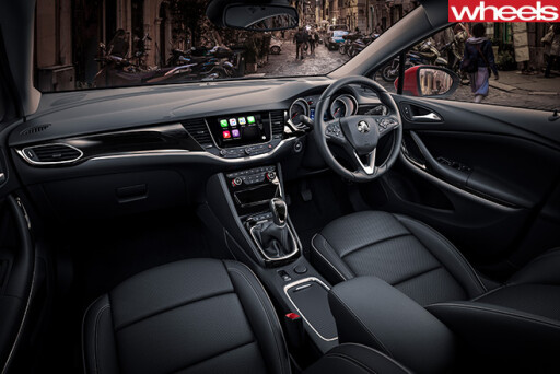 2016-Holden -Astra -interior