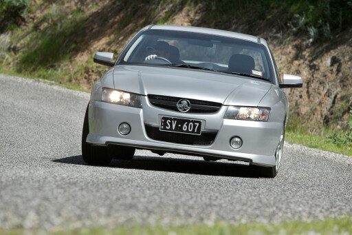Holden-Commodore-SV6-headlights.jpg