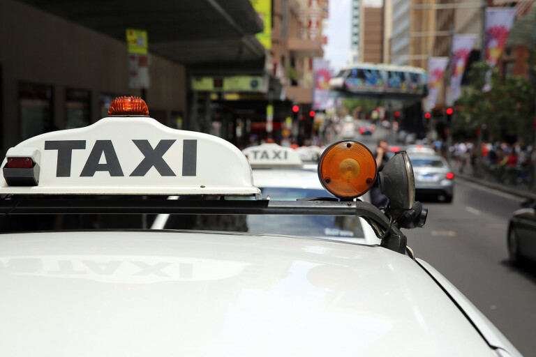 Taxi drivers target Holden, claiming steering fault