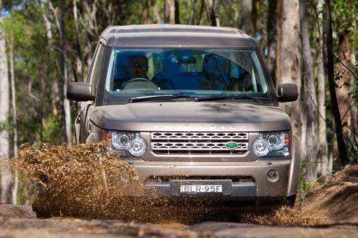 Land Rover Discovery 4 front