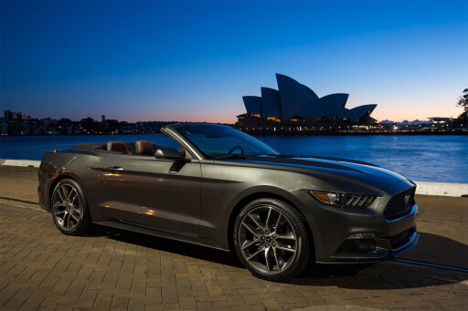 Ford -Mustang -convertible -Opera -house