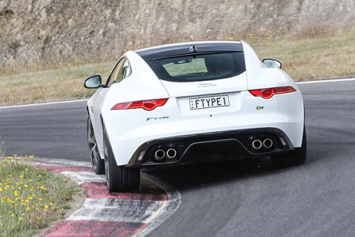 Jaguar -F-Type -V8--track -embed