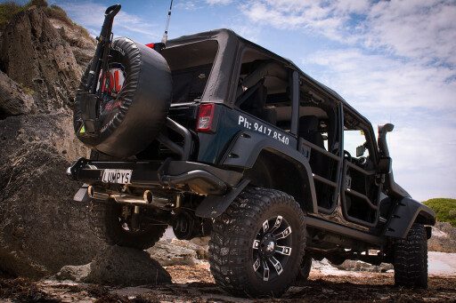 Opposite-Lock-equipped-Jeep-Rubicon-rear.jpg