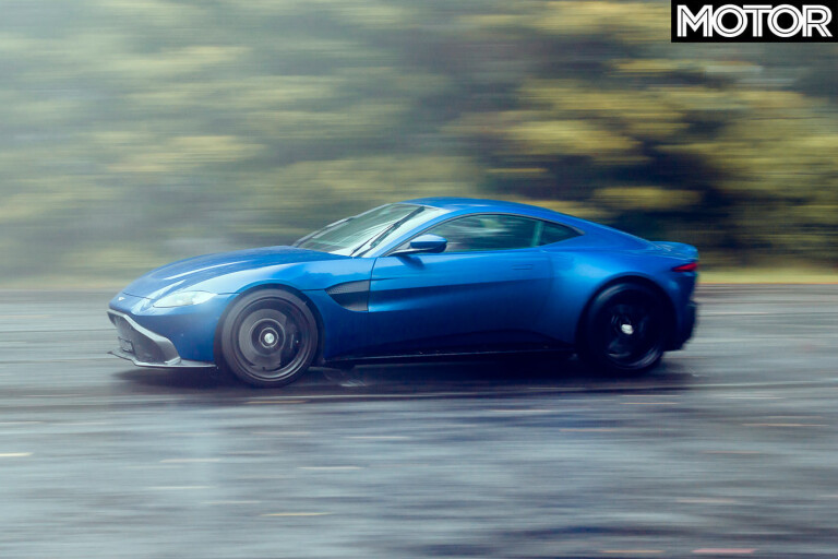 Aston Martin Vantage onroad