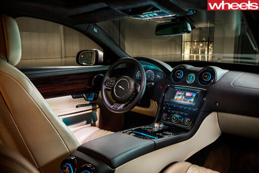 Jaguar -XJ-interior