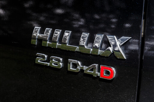 2017-Toyota-Hilux-badge.jpg