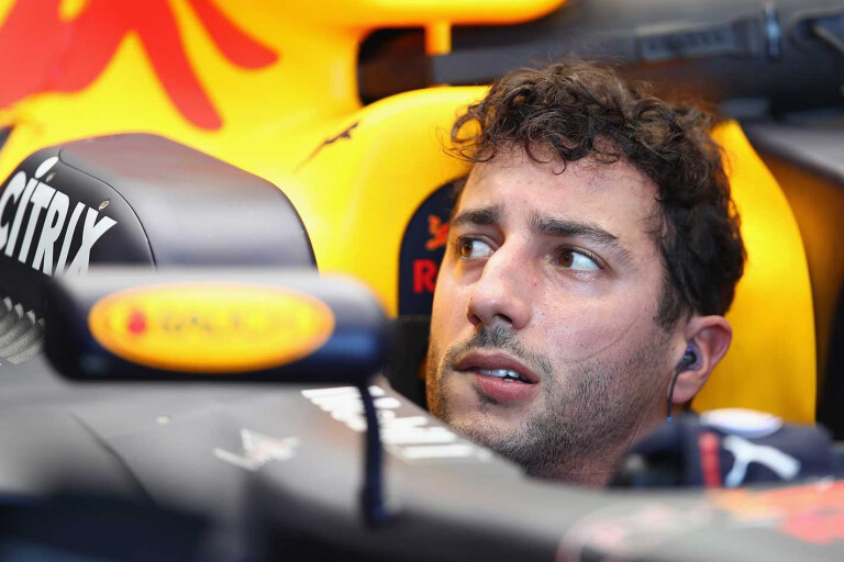 Daniel Ricciardo shows humility in defeat